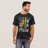Field Trip Squad Groovy Retro Field Day 2023 Teach Tシャツ (正面フル)