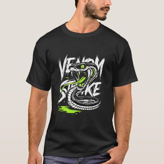 Fierce Coiled Snake with Venom Strike Text Cartoon Tシャツ (正面)