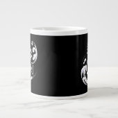 Fierce Leaping Cat Soccer Mug - For Soccer Fans ジャンボコーヒーマグカップ (正面)