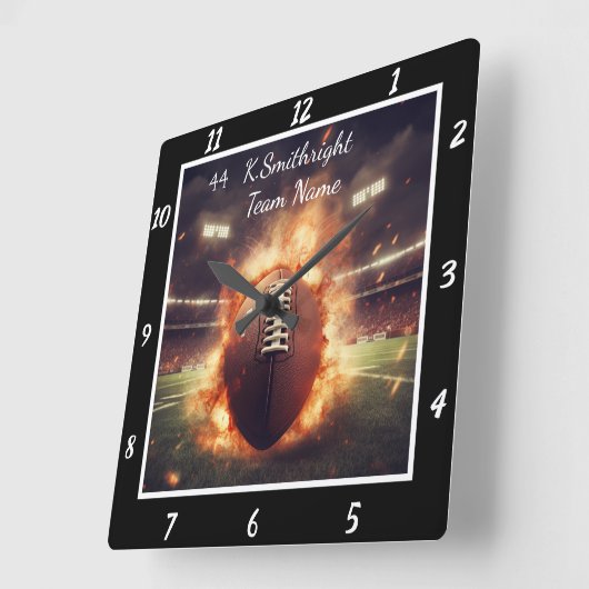 Fiery Football Theme スクエア壁時計 (傾斜)