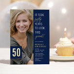 Fifiture Photo Blue & 金ゴールド50th Birthday Party 実在  箔招待状<br><div class="desc">シックなブルーの背景を備え祝たモダン実在、50番目のバースデーパーティ招待状のフォイルとスタイルの中で、ことわざの男の子と女の子の写真、「この良い見た目に50年かかった！」と文字テンプレートをパーソナライズする簡単を持つ。</div>