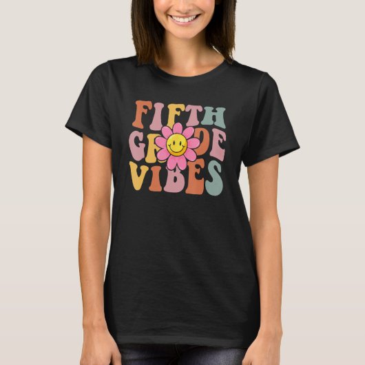Fifth Grade Vibes Back To School Groovy Teacher Gi Tシャツ (正面)