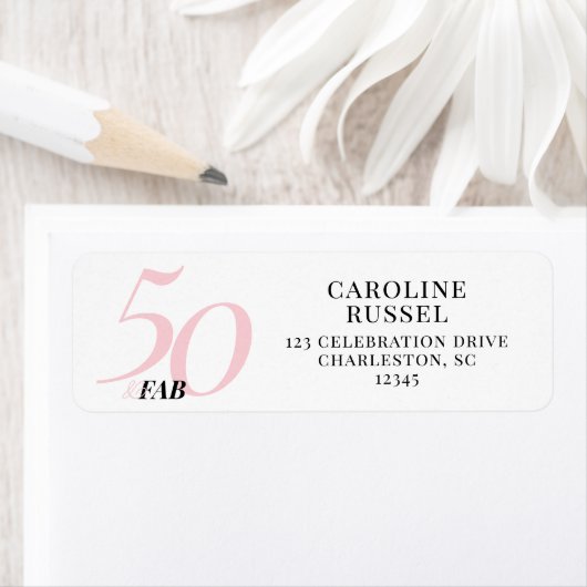 Fifty and Fabulous Pink 50th Birthday ラベル (インサイチュ)