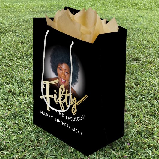 Fifty gold script and custom photo 50th birthday ミディアムペーパーバッグ