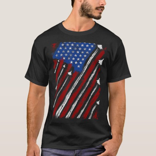 Fighter Jet Airplane USA Flag 4th Of July Patrioti Tシャツ (正面)