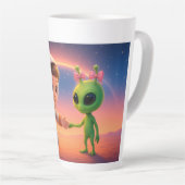 Fille cosmonaute et petite extraterrestre カフェラテマグ (右アングル)