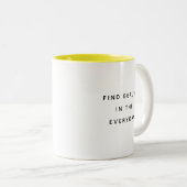 Find Beauty Typography Modern Two-Tone Mug ツートーンマグカップ (正面右)
