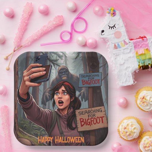Finding Bigfootサスカッチセルフィー ペーパープレート (パーティー)