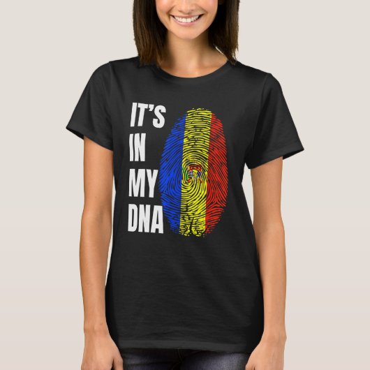 Fingerprint DNA Biometry Moldova Flag Moldova Tシャツ (正面)