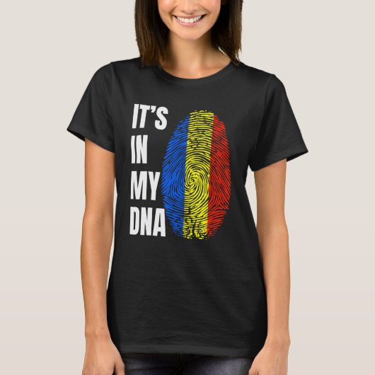 Fingerprint DNA Biometry Romanian Flag Romania Tシャツ (正面)