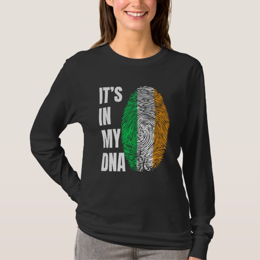 Fingerprint DNA St Patrick's Day Irish Flag Irelan Tシャツ (正面)