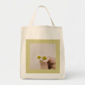 “Fingertip Daisy – Soft Botanical Tote Bag” トートバッグ (正面)