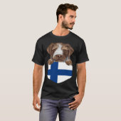 Finland Flag German Wirehaired Pointer Dog In Pock Tシャツ (正面フル)