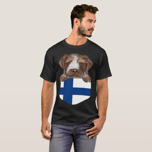 Finland Flag German Wirehaired Pointer Dog In Pock Tシャツ (正面フル)
