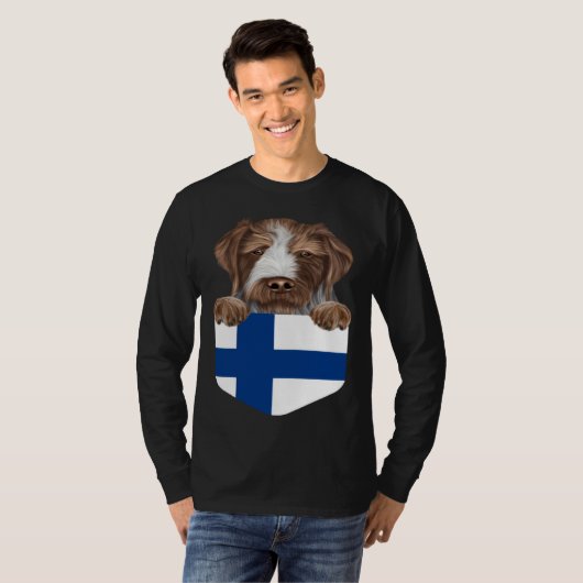 Finland Flag German Wirehaired Pointer Dog In Pock Tシャツ (正面フル)