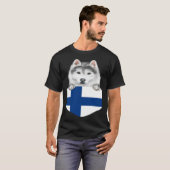 Finland Flag Siberian Husky Dog In Pocket Tシャツ (正面フル)