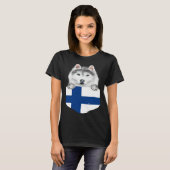 Finland Flag Siberian Husky Dog In Pocket Tシャツ (正面フル)