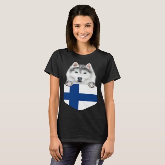 Finland Flag Siberian Husky Dog In Pocket Tシャツ (正面フル)