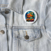 Finn the Dolphin – “Ride the Waves of Wonder” 缶バッジ (インサイチュ)