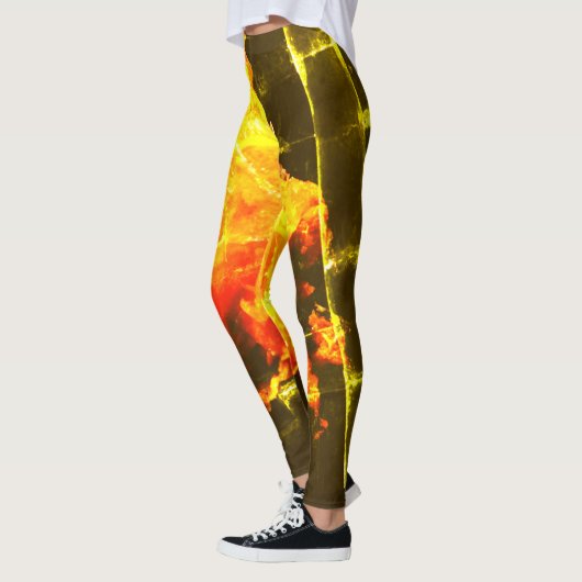 Fire Print Leggings レギンス (左)