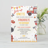 Fire Truck Birthday Invitation - Sound the Alarm 招待状 (スタンド正面)