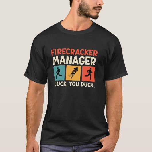 FIRECRACKER MANAGER I DUCK DUCK おもしろい Pullover Tシャツ (正面)