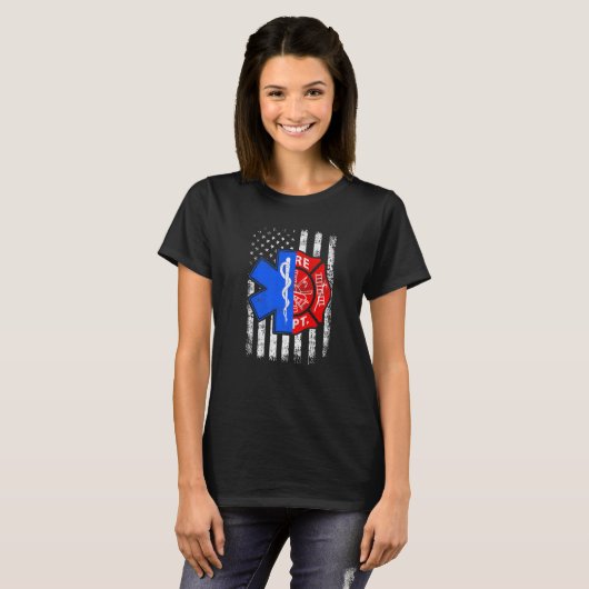 Firefighter 4th of July USA Flag Firefighter Lover Tシャツ (正面フル)