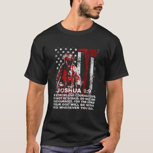 Firefighter Axe Thin Red Line Us Flag Joshua 19 Ch Tシャツ (正面)