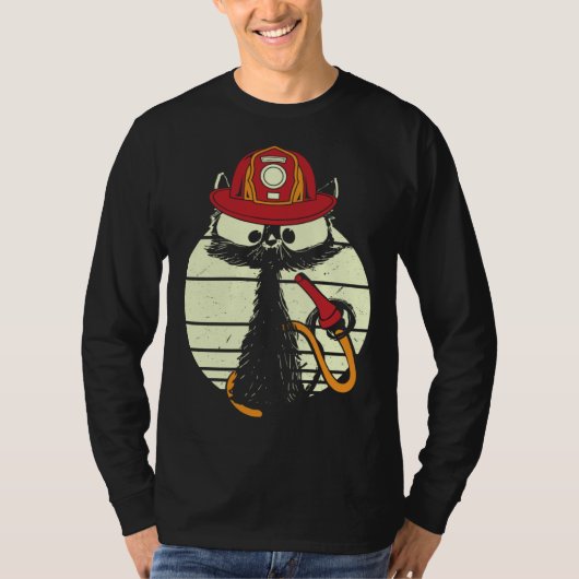 Firefighter Cat In Firefighter Uniform Firefighter Tシャツ (正面)