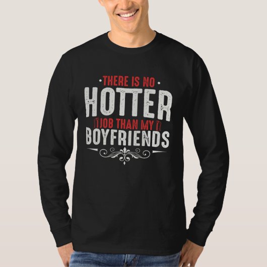 Firefighter Girlfriend Boyfriend Tシャツ (正面)