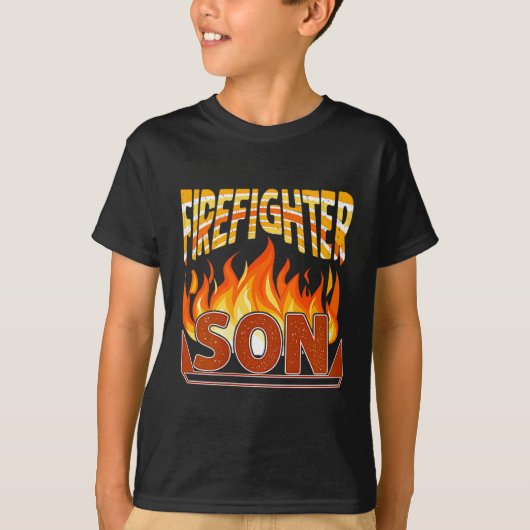 Firefighter Son Fireman Gift Proud Firefighter Quo Tシャツ (正面)