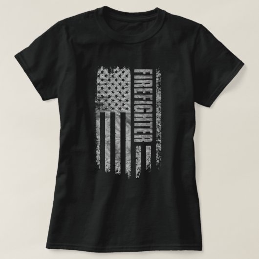 Firefighter USA Flag Distressed design Tシャツ (デザイン正面)