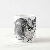 Fireside Tabby with Snow-Kissed Dots コーヒーマグカップ (中央)