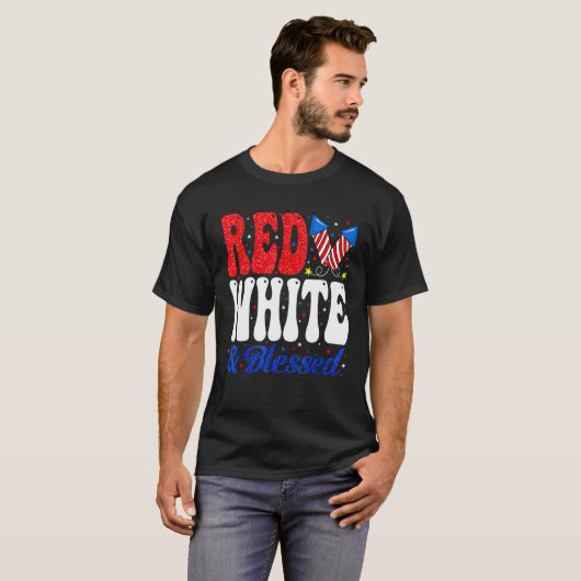 Fireworks Red White Blessed Proud American USA 4th Tシャツ (正面フル)