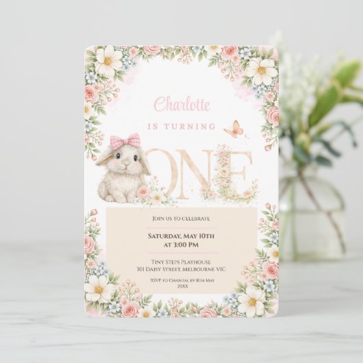 First Birthday Invitation Bunny Floral 招待状 (スタンド正面)