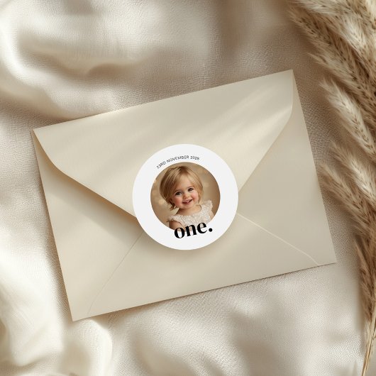 First Bithday Photo Round Sticker in Black & White ラウンドシール