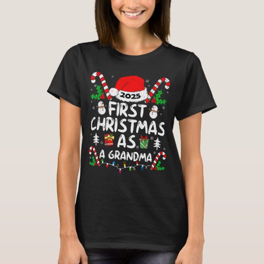 First Christmas As A Grandma 2025 Family Matching  Tシャツ (正面)