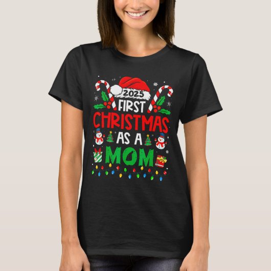 First Christmas As A Mom Family Matching New Mommy Tシャツ (正面)