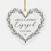 First Christmas Engaged Floral Botanical  Wreath セラミックオーナメント (裏面)