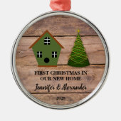 First Christmas in our new Home wood birdhouse メタルオーナメント (正面)