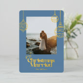 First Christmas Married Blue Bow Wedding Photo 箔シーズンカード (立ち正面)