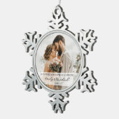 First Christmas Married Newlywed Photo スノーフレークピューターオーナメント (右)