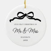 First Christmas Minimalist Newlywed Mr and Mrs セラミックオーナメント (裏面)