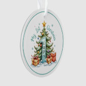 First Christmas Ornament – Snowy Tree & Gifts  オーナメント (正面)