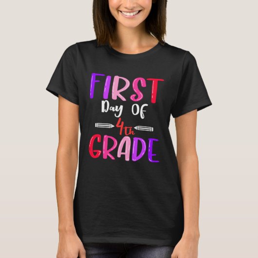 First Day Of 4th Grade Back To School Students Fou Tシャツ (正面)