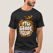 First Day School 7th Grade Squad Leopard Back Scho Tシャツ (正面)