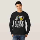 First Father s Day  Beer Baby Bottle Dad Daddy Men Tシャツ (正面フル)