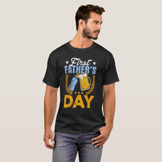 First Father s Day  Beer Baby Bottle Dad Daddy Men Tシャツ (正面フル)