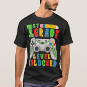 First Grade Level Unlocked Back To School Gamer  Tシャツ (正面)