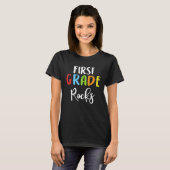 First Grade Rocks Teacher Student Back To School K Tシャツ (正面フル)